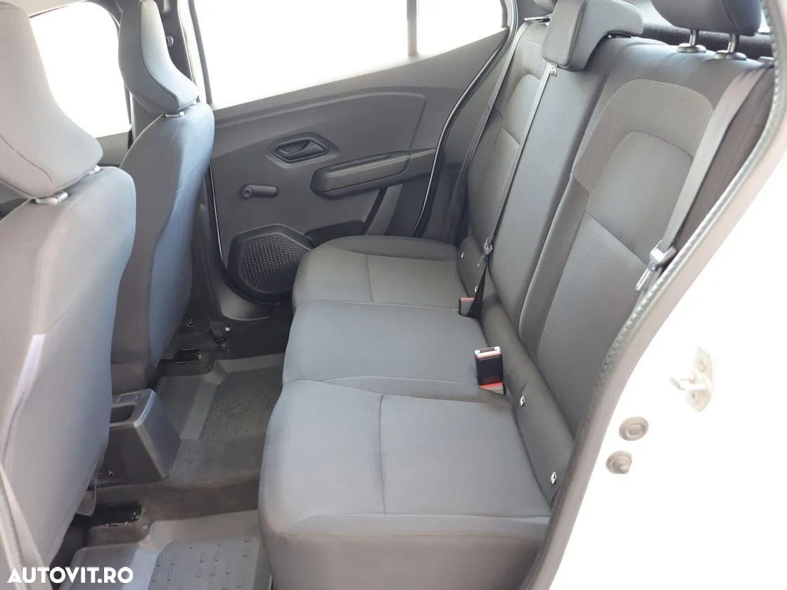 Dacia Logan TCe 90 Essential - 11
