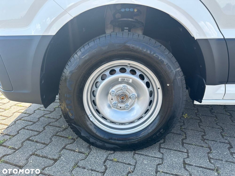 Volkswagen Crafter 35 2.0 TDI L4H3 4490 177KM AUTOMAT - 24