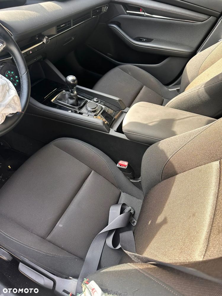 Mazda 3 e-SKYACTIV-G 2.0 M HYBRID - 4