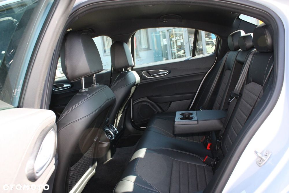 Alfa Romeo Giulia - 15