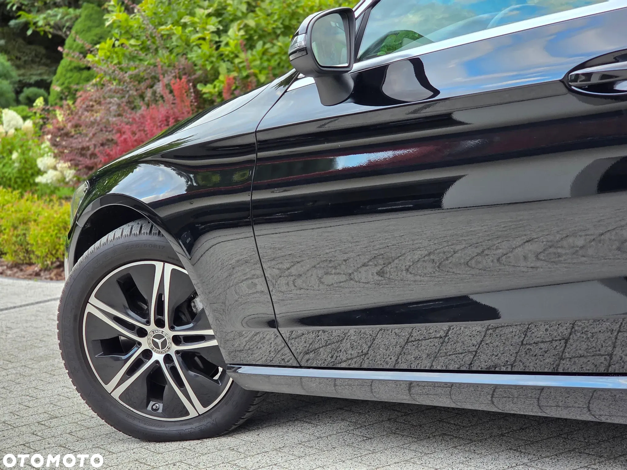Mercedes-Benz Klasa C 300 4MATIC 9G-TRONIC - 34