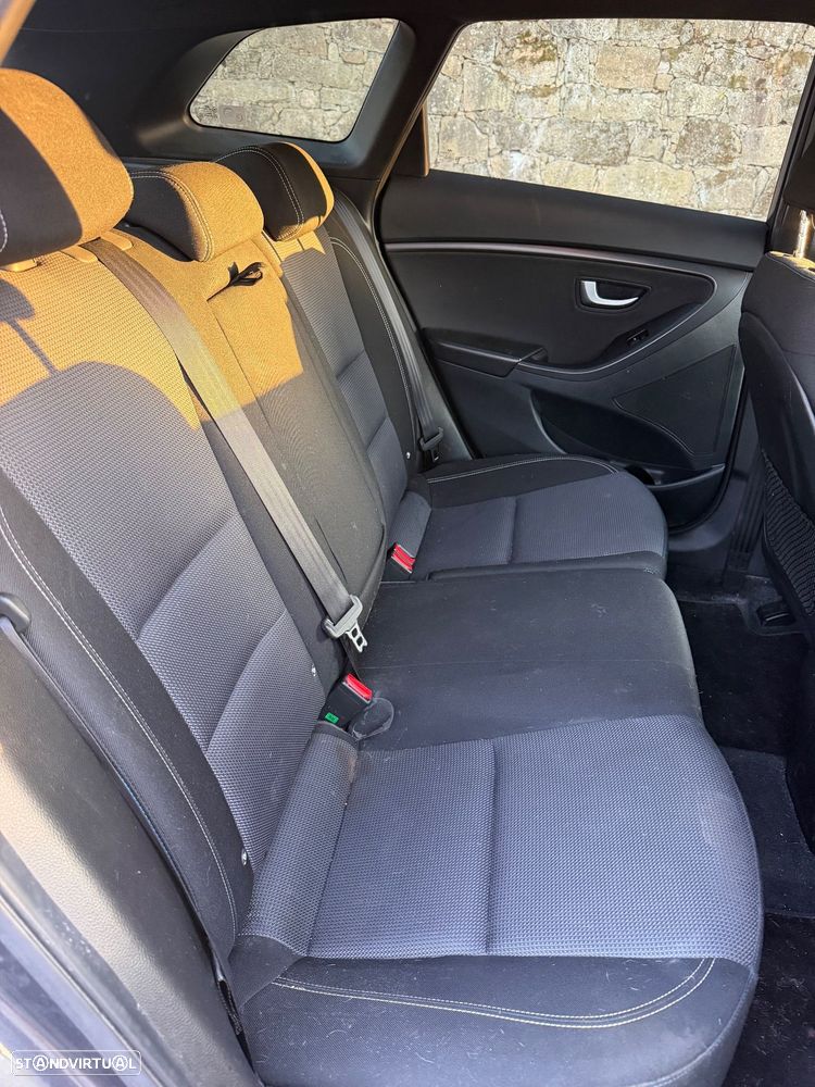 Hyundai i30 CW - 18