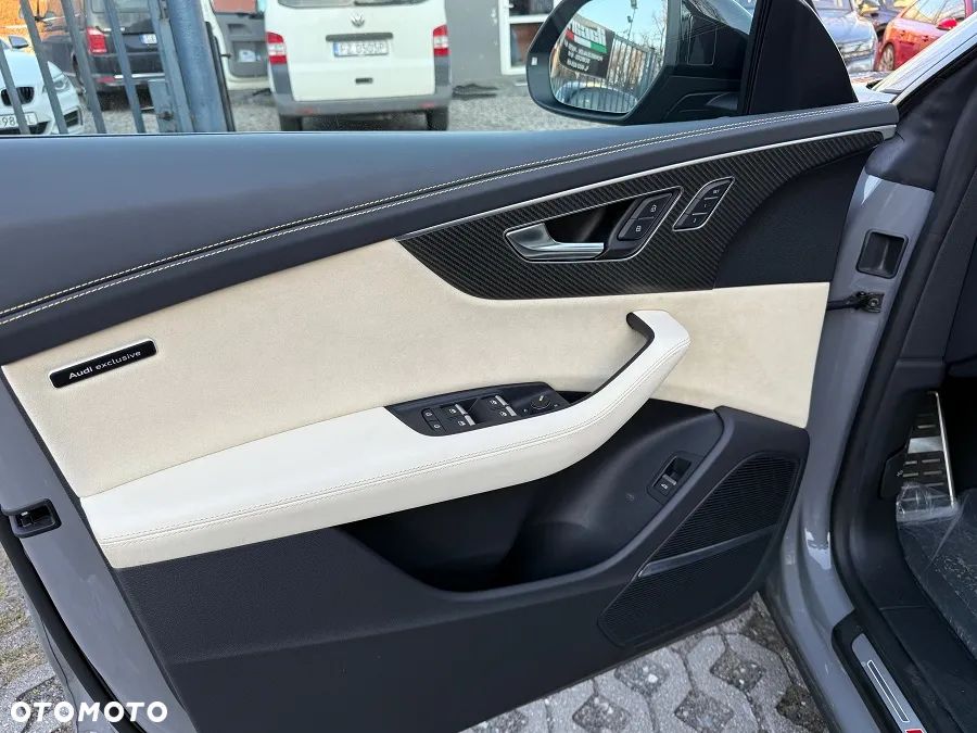Audi RS Q8 TFSI quattro tiptronic - 13