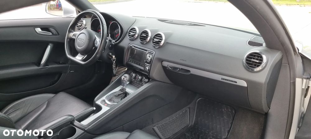 Audi TT Coupé 3.2 quattro S tronic - 12