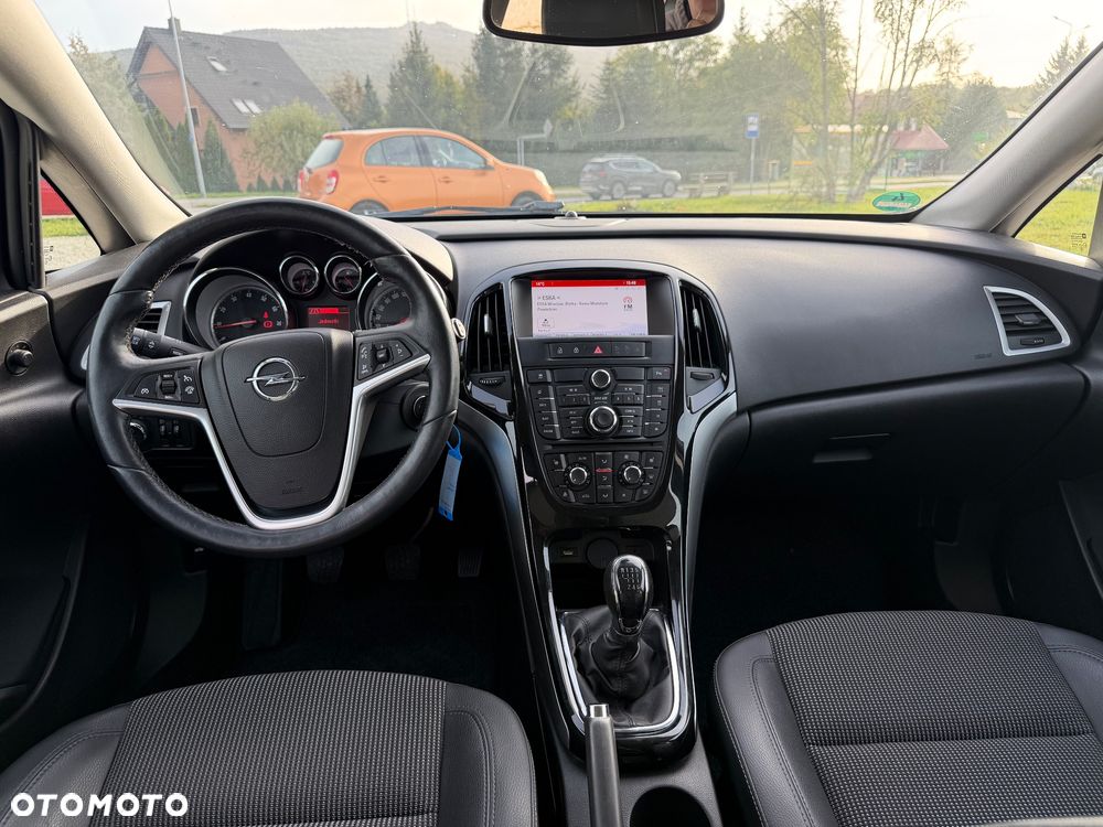 Opel Astra 1.4 Turbo Exklusiv - 24