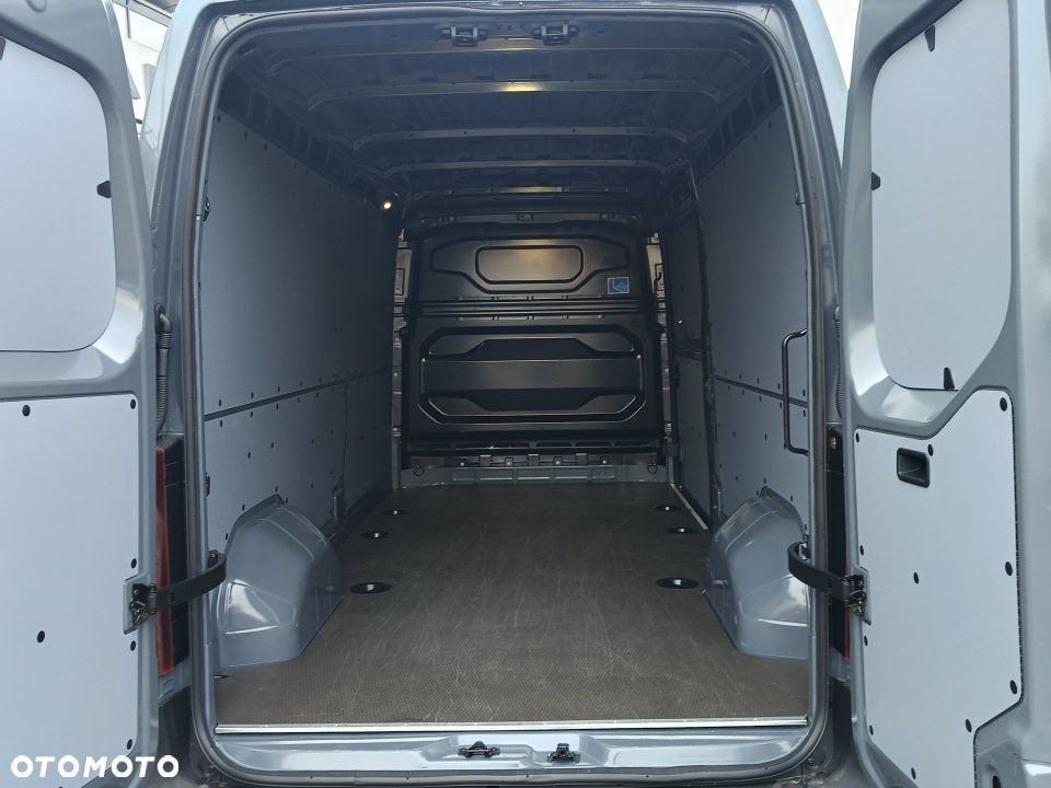 Nissan Interstar - 8