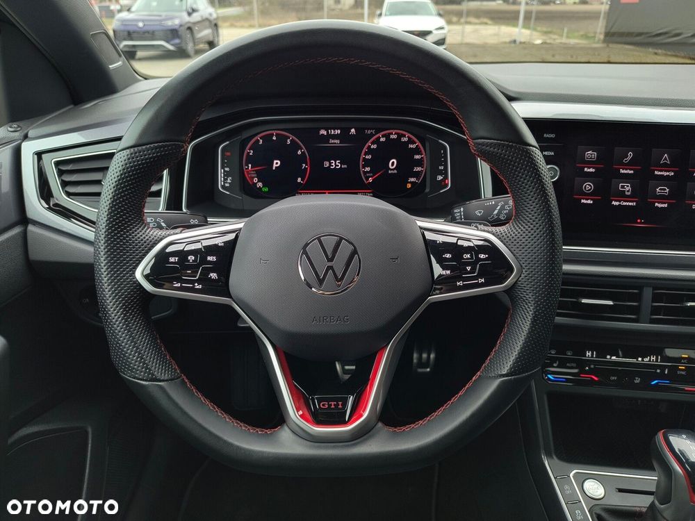 Volkswagen Polo - 16