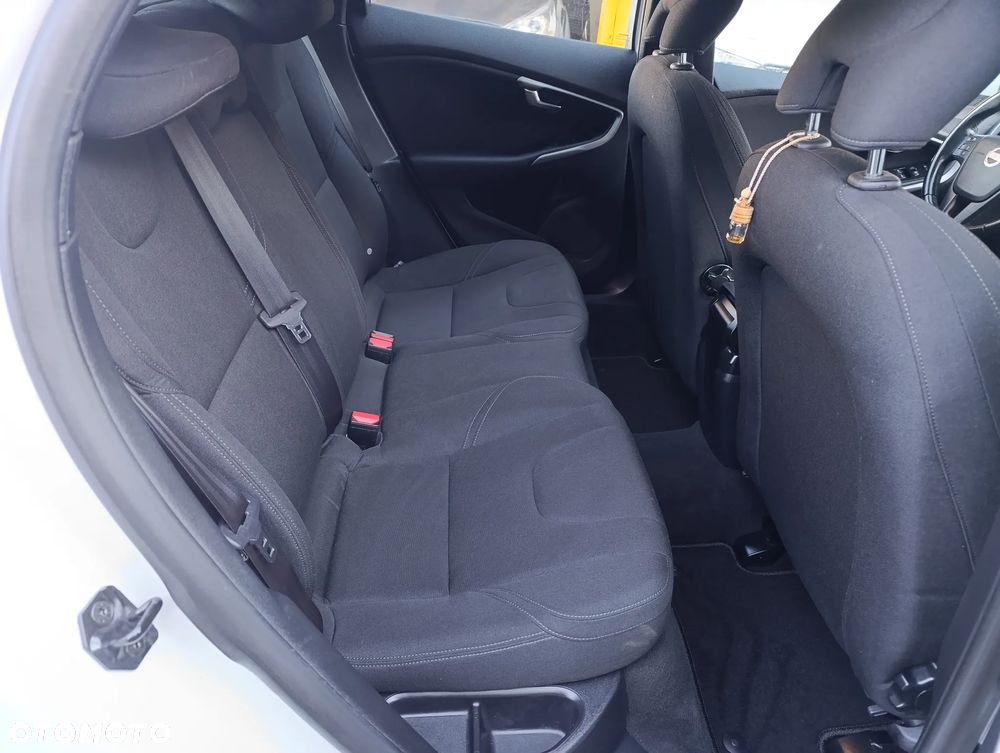 Volvo V40 D3 You - 14