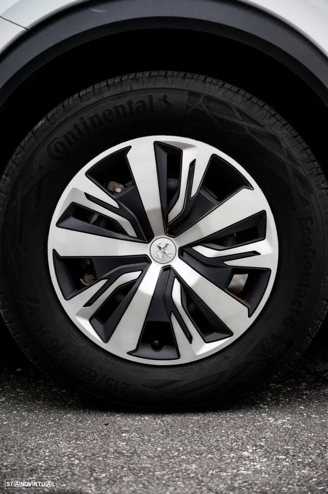 Peugeot e-2008 — fotografia 12