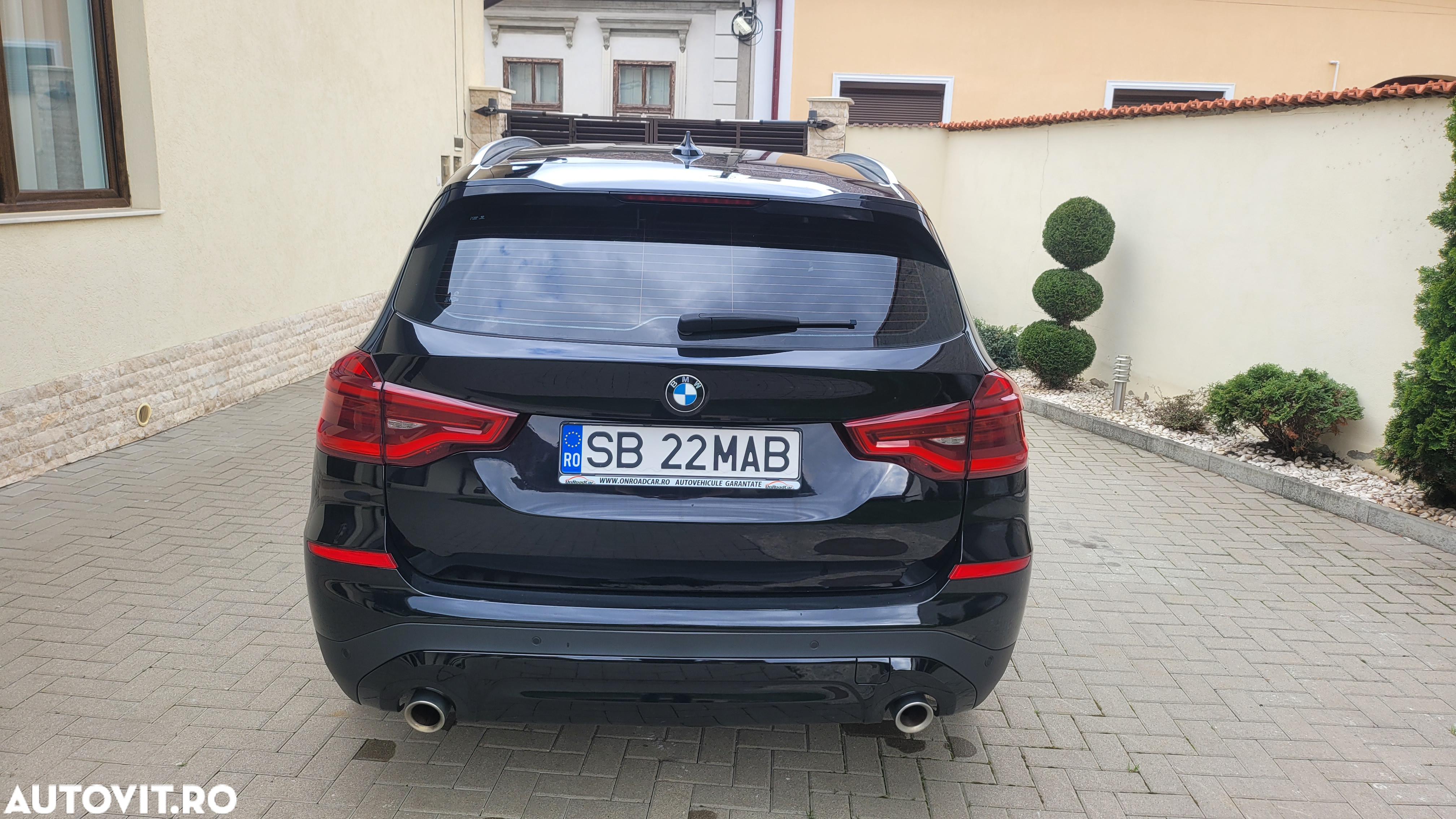 BMW X3 xDrive20i AT - 2