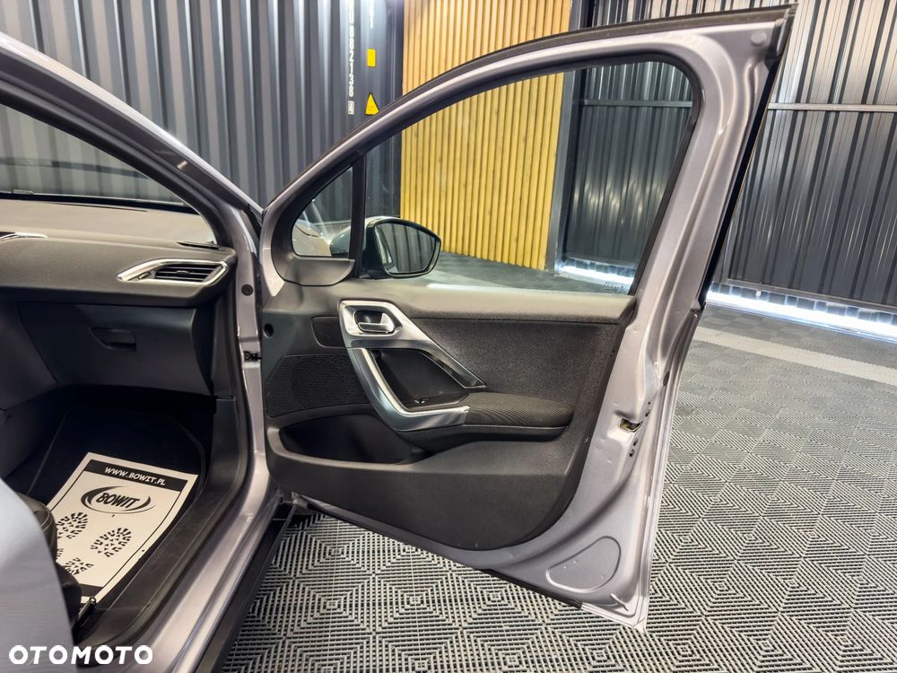 Peugeot 2008 BlueHDi FAP 120 STOP & START EAT6 Allure - 13