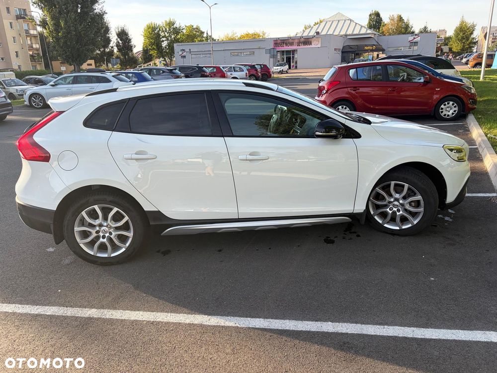 Volvo V40 Cross Country - 4