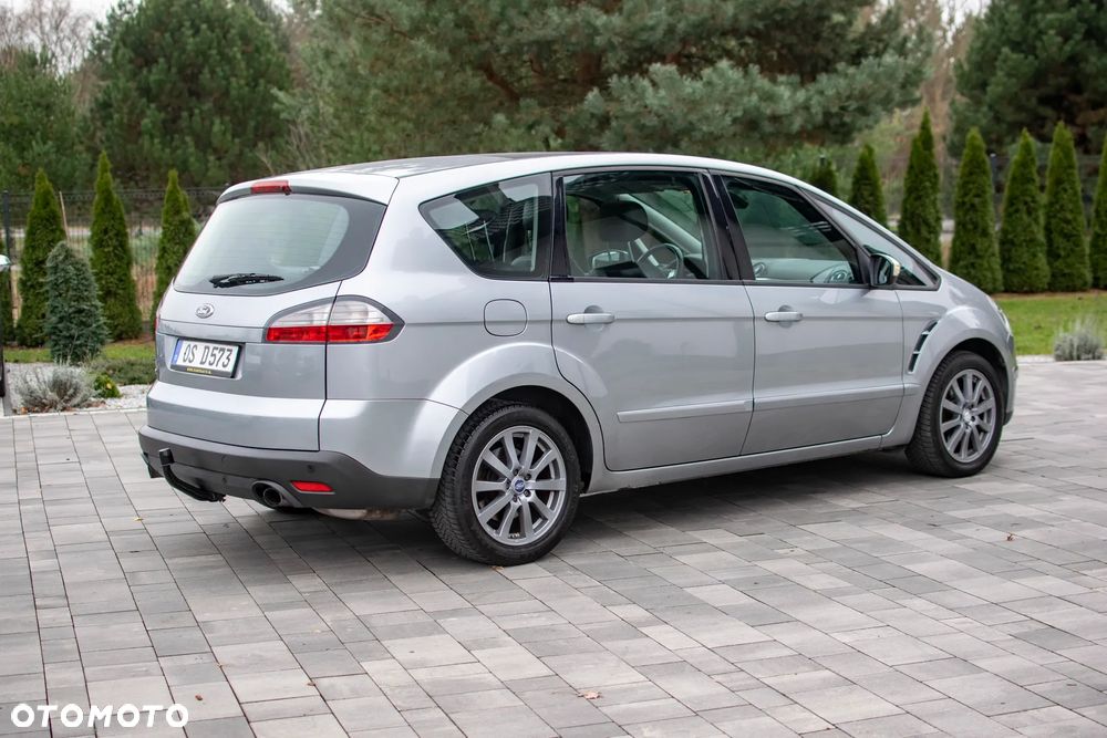 Ford S-Max - 16