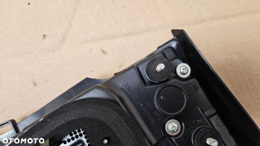 lampa tył tylna prawa w klapę toyota mirai - 9