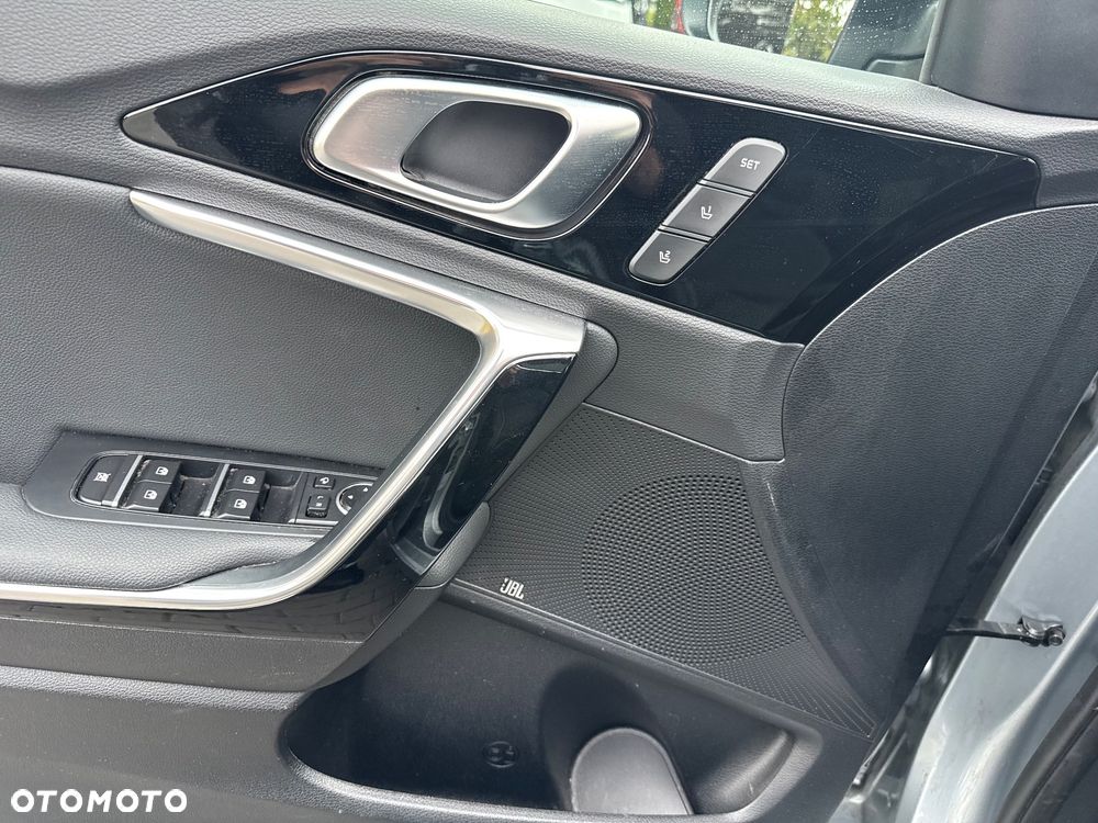 Kia Ceed 1.4 T-GDI DCT OPF Platinum Edition - 24