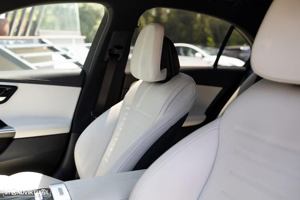 Mercedes-Benz C 300 e AMG Line - 20