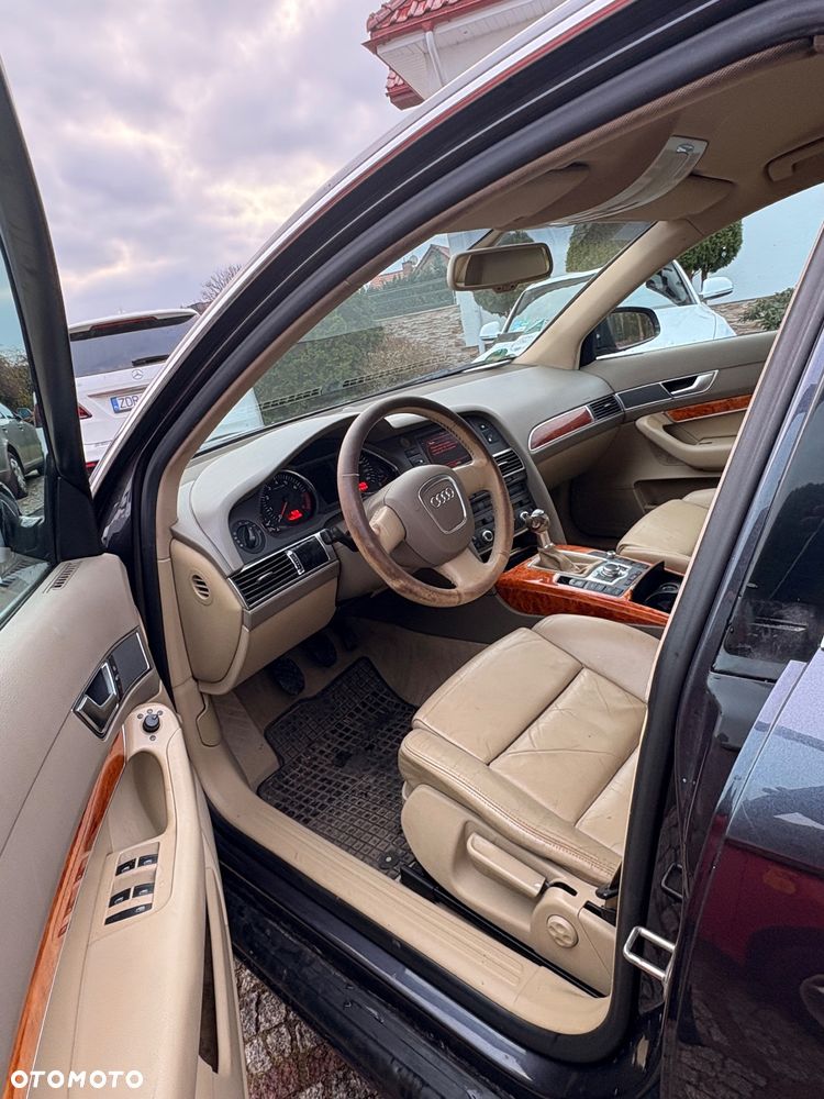 Audi A6 Limousine 2.4 - 12