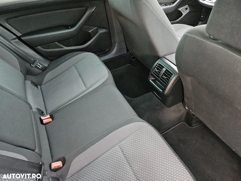 Volkswagen Passat - 13