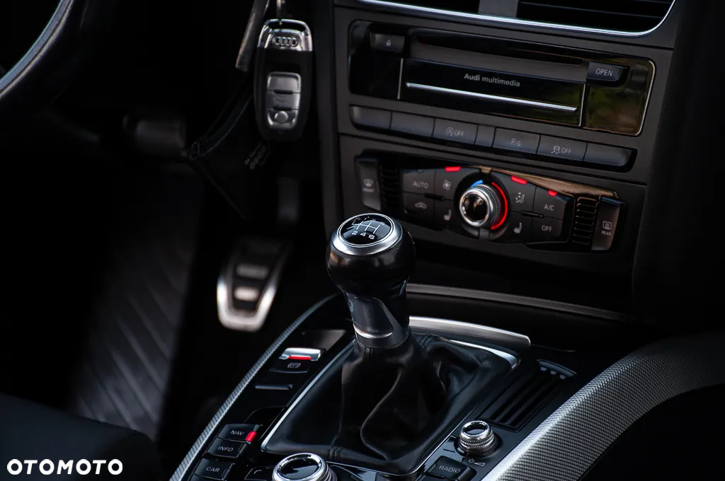 Audi A4 Avant 2.0 TDI quattro sport - 22