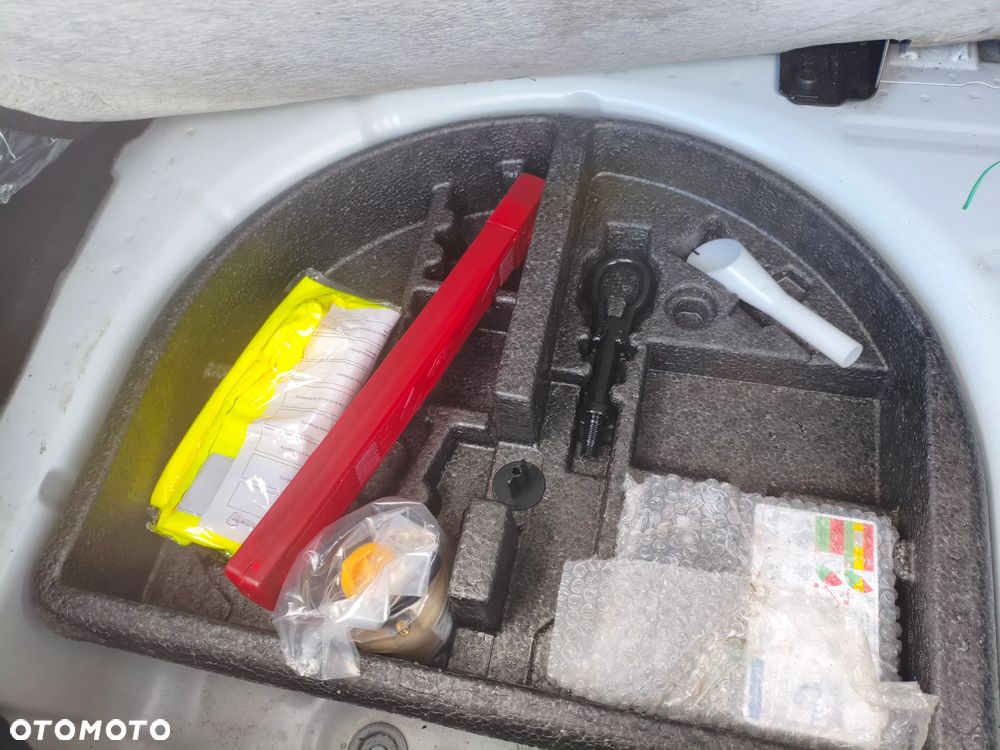 Ford Fiesta 1.0 Celebration - 37