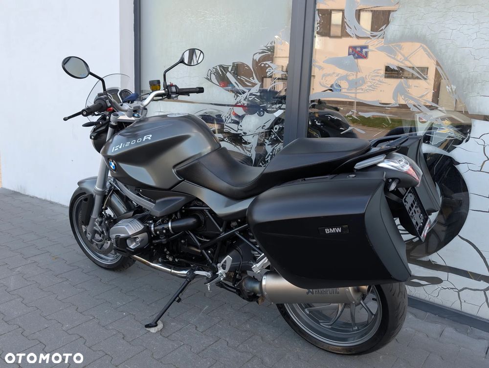 BMW R - 8