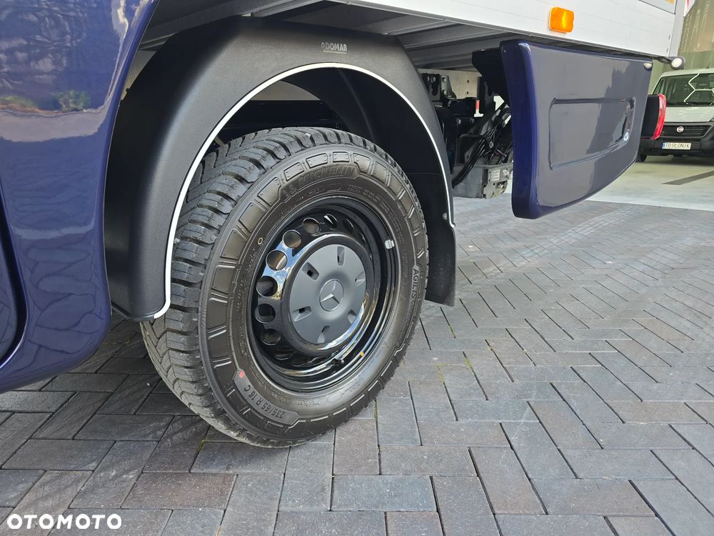Mercedes-Benz SPRINTER 319 3.0 CDI KONTENER 4,28cmDługi 2,29cmSzero 2,24cmWysok + WINDA 750Kg 42Tyś km SERWIS DO OSTATNIEGO Km ASO MERCEDES-BENZ SALON PL STAN NOWY NOWY NOWY FABRYCZNA GWARANCJA - 22
