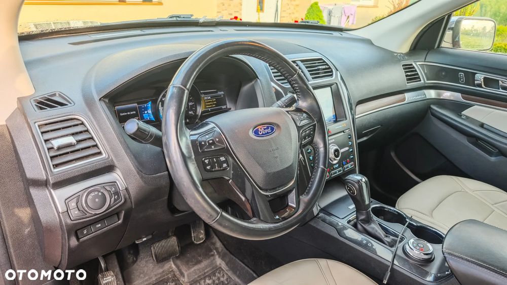 Ford Explorer - 5
