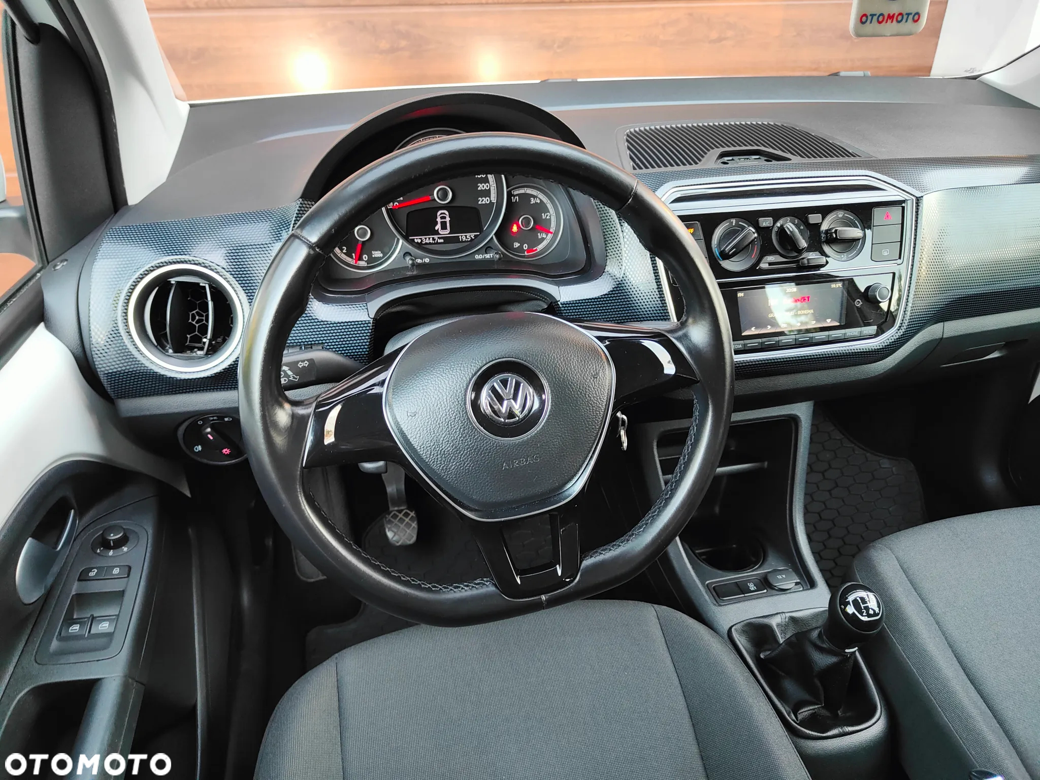 Volkswagen up! 1.0 move - 14