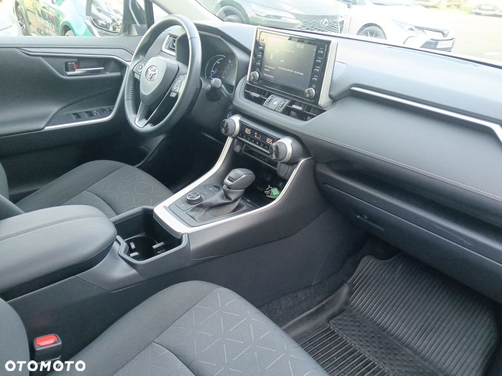 Toyota RAV4 - 11