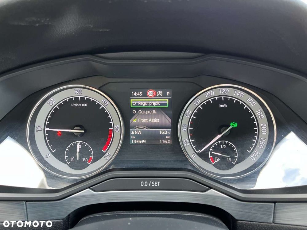 Skoda Superb 2.0 TDI DSG Style - 9