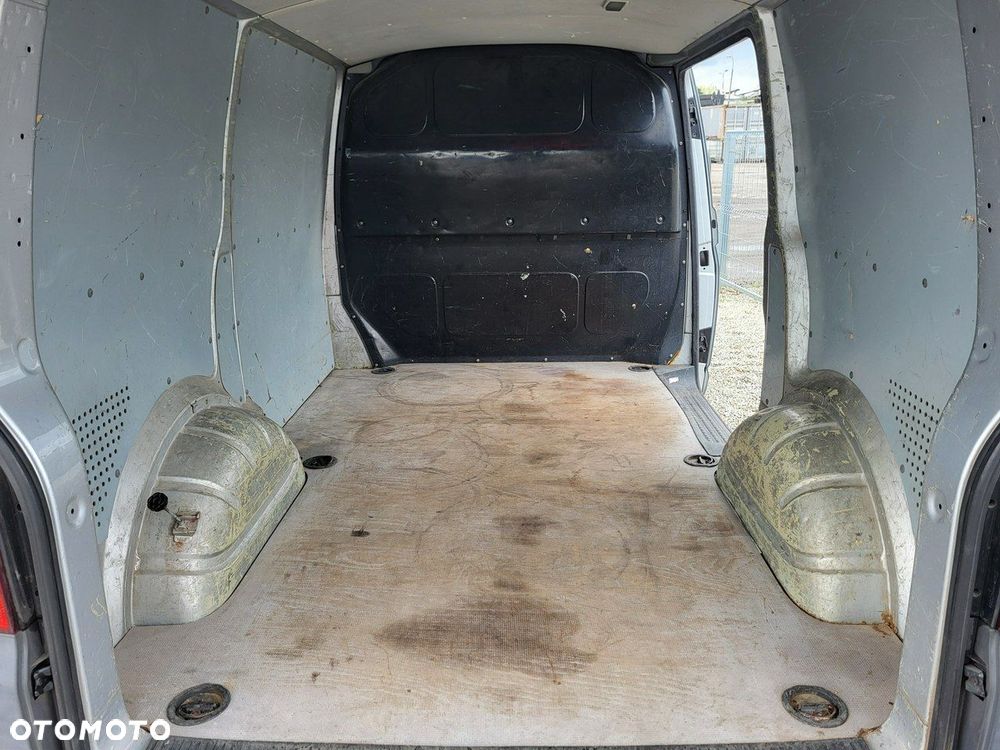 Volkswagen Transporter - 22