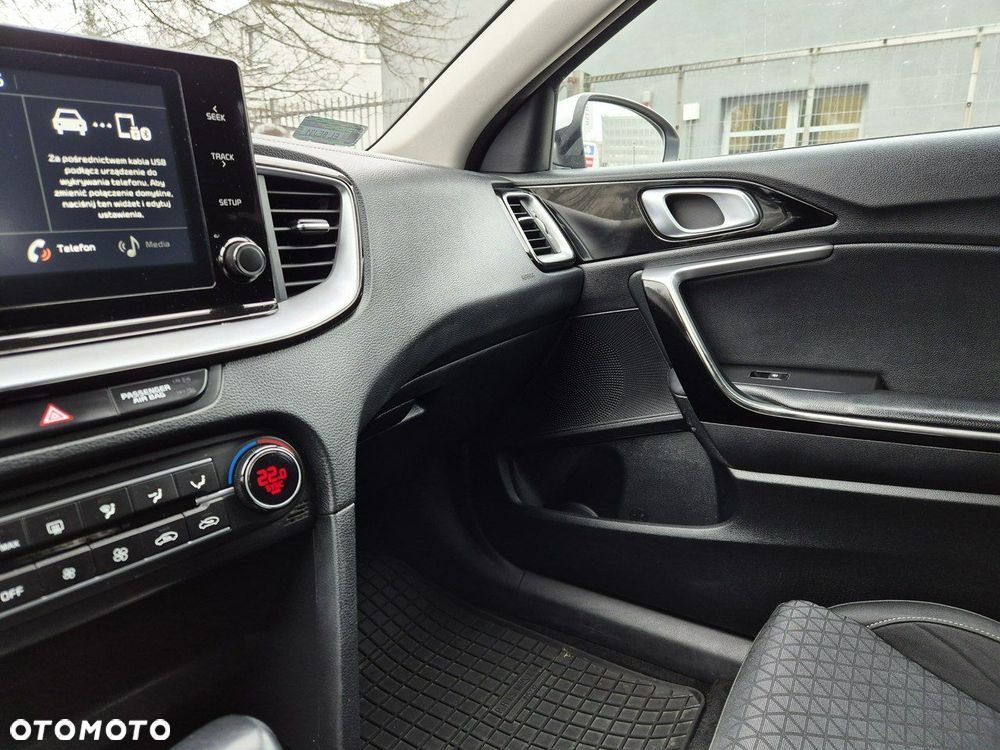 Kia Ceed - 22