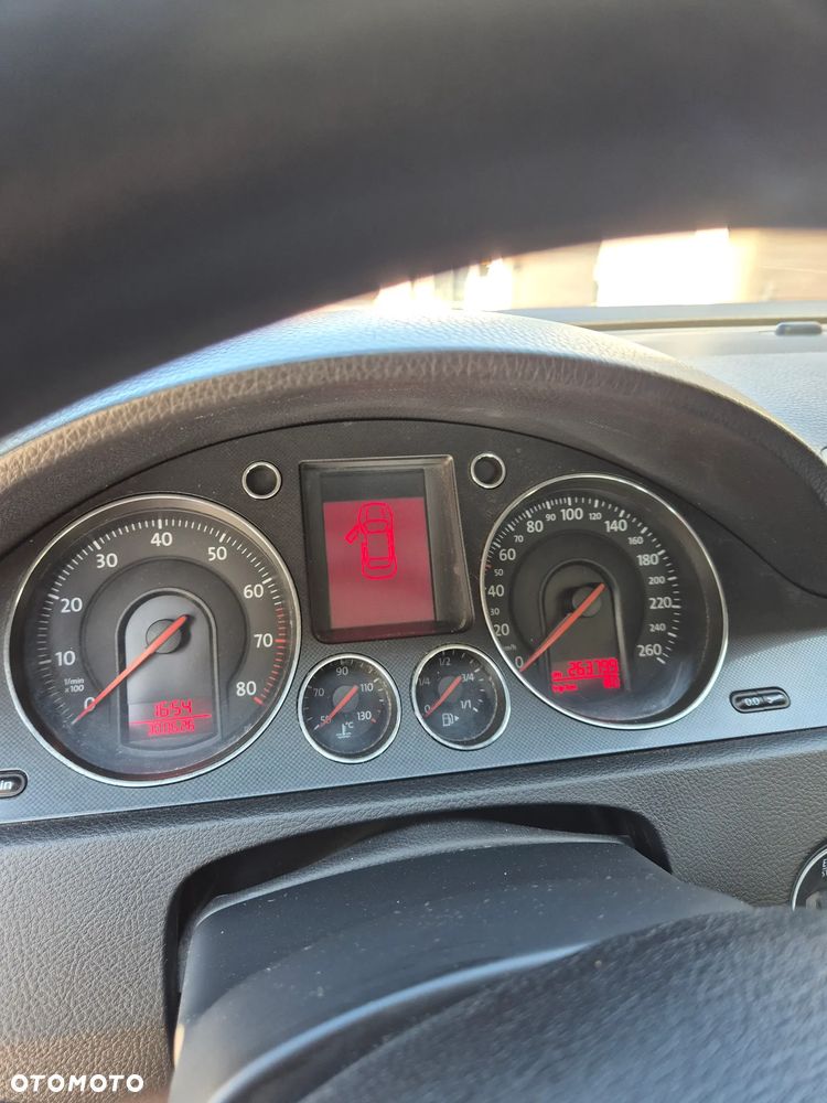 Volkswagen Passat - 9