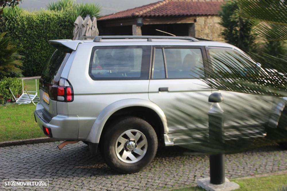 Mitsubishi Pajero Sport 2.5 TD GLS - 6