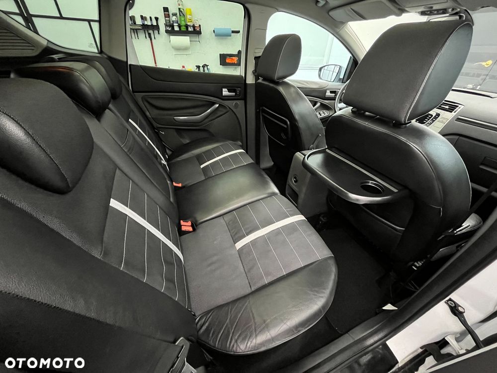 Ford Kuga - 22