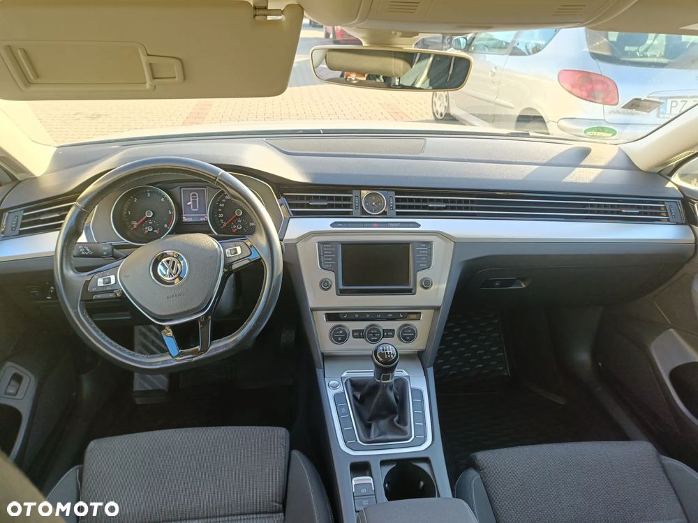 Volkswagen Passat Variant 2.0 TDI (BlueMotion Technology) Trendline - 9