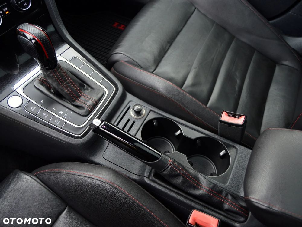 Volkswagen Golf - 21