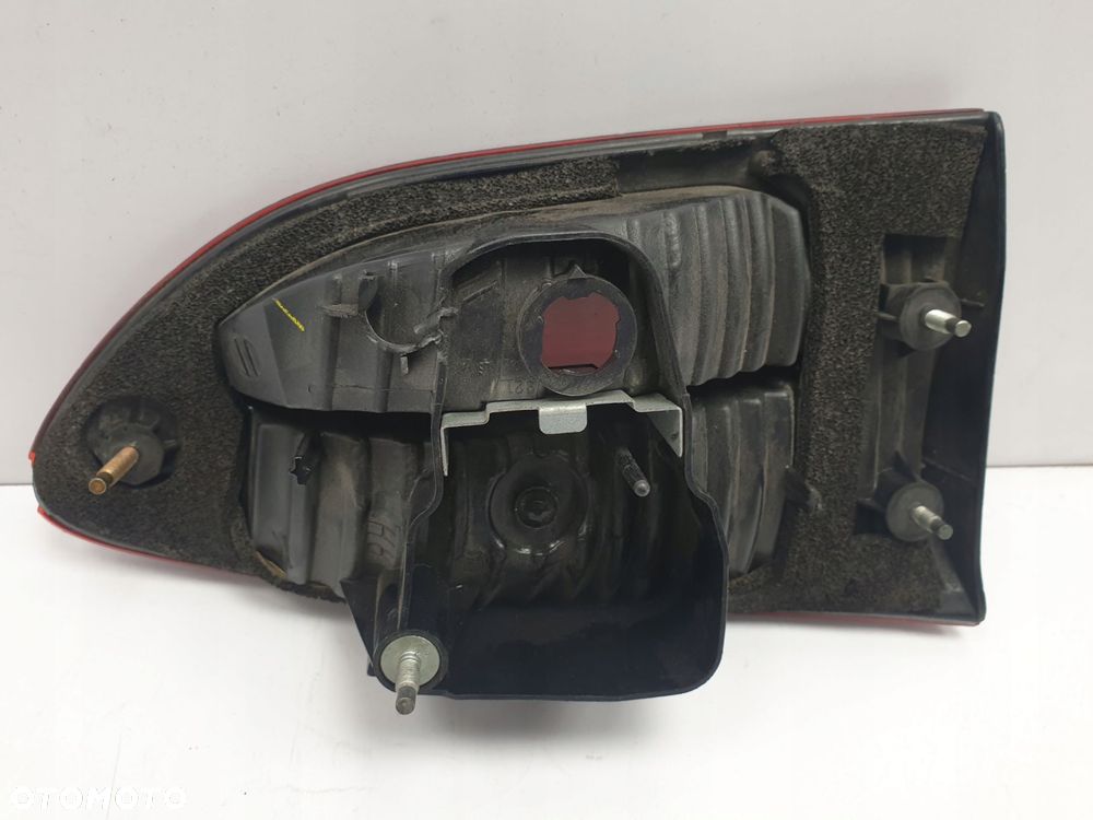 LAMPA Subaru Tribeca TYLNA W KLAPE PRAWA prawy tył - 6