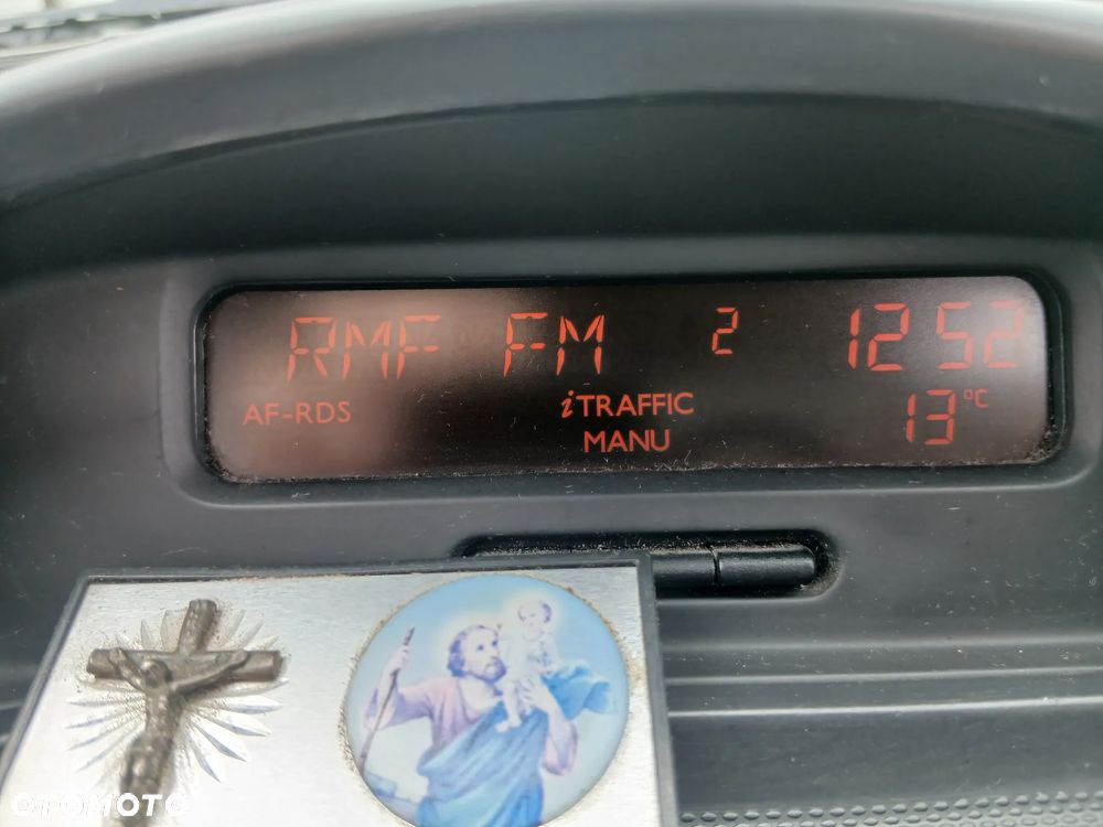 Renault Clio - 12