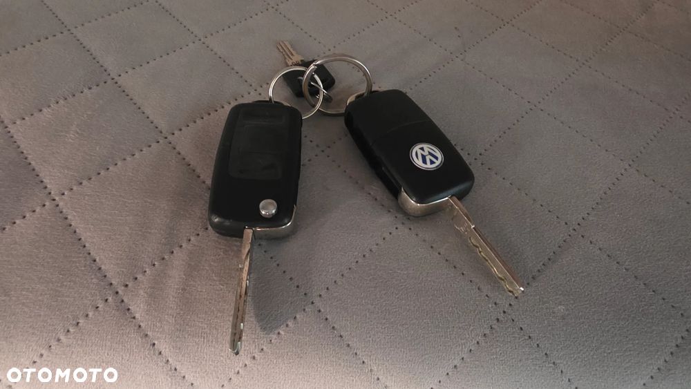 Volkswagen Touran 1.9 TDI Conceptline - 18