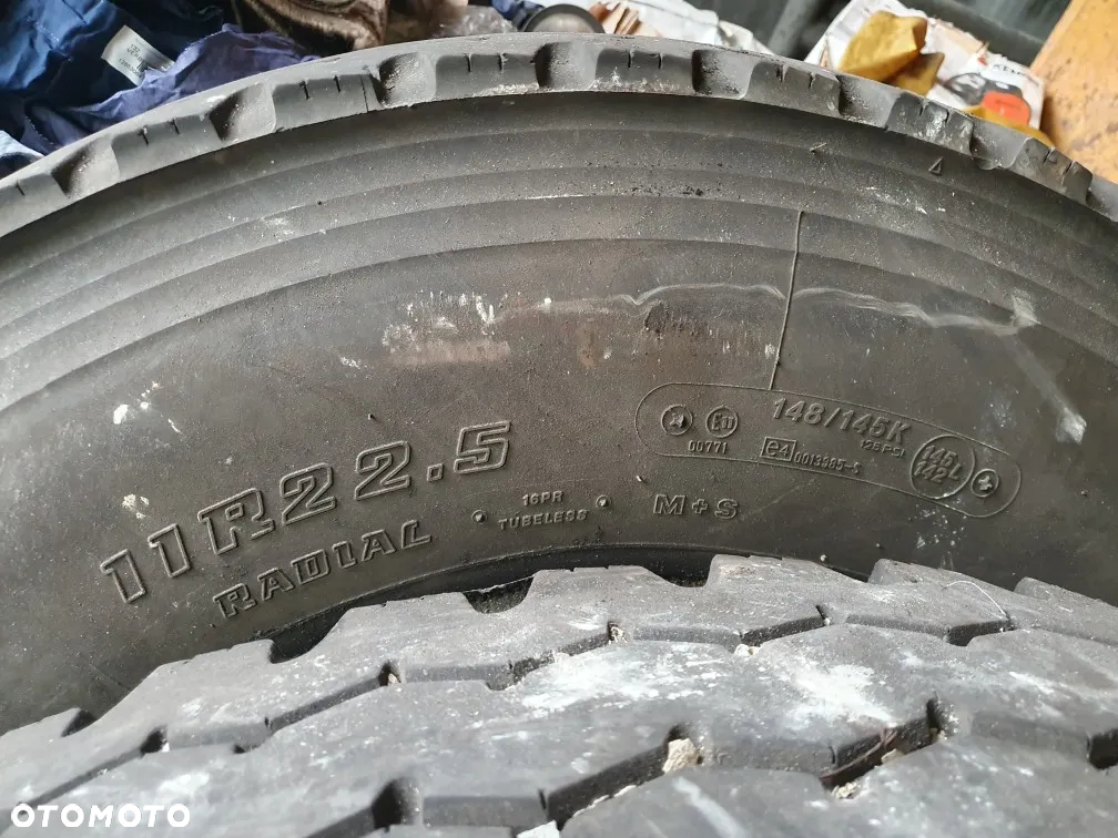 4 Opony Bridgestone 11R22,5 z felgami - 2