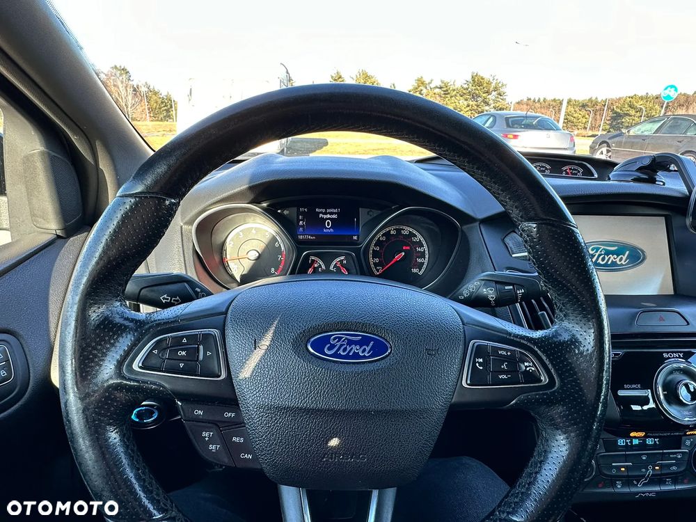 Ford Focus 2.0 EcoBoost ST - 19