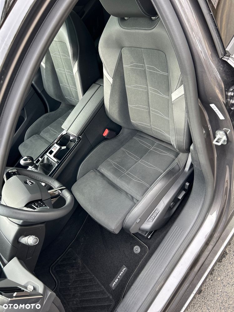 Opel Astra 1.2 Turbo GS Line - 9
