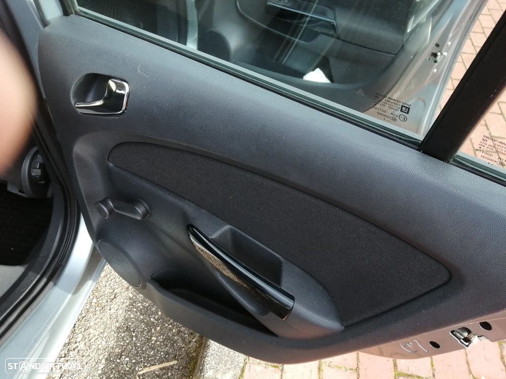 Opel Corsa 1.2 Enjoy - 20