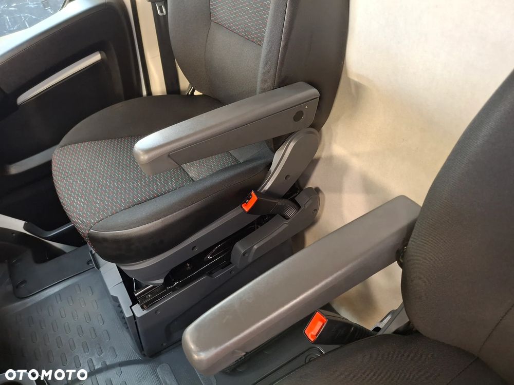 Peugeot Boxer 2020 Rok Furgon VAN L2H2 Kamera Cofania Nawigacja Fabryczna TomTom Światła LED Klimatyzacja Automatyczna Tempomat Niski Przebieg - 31