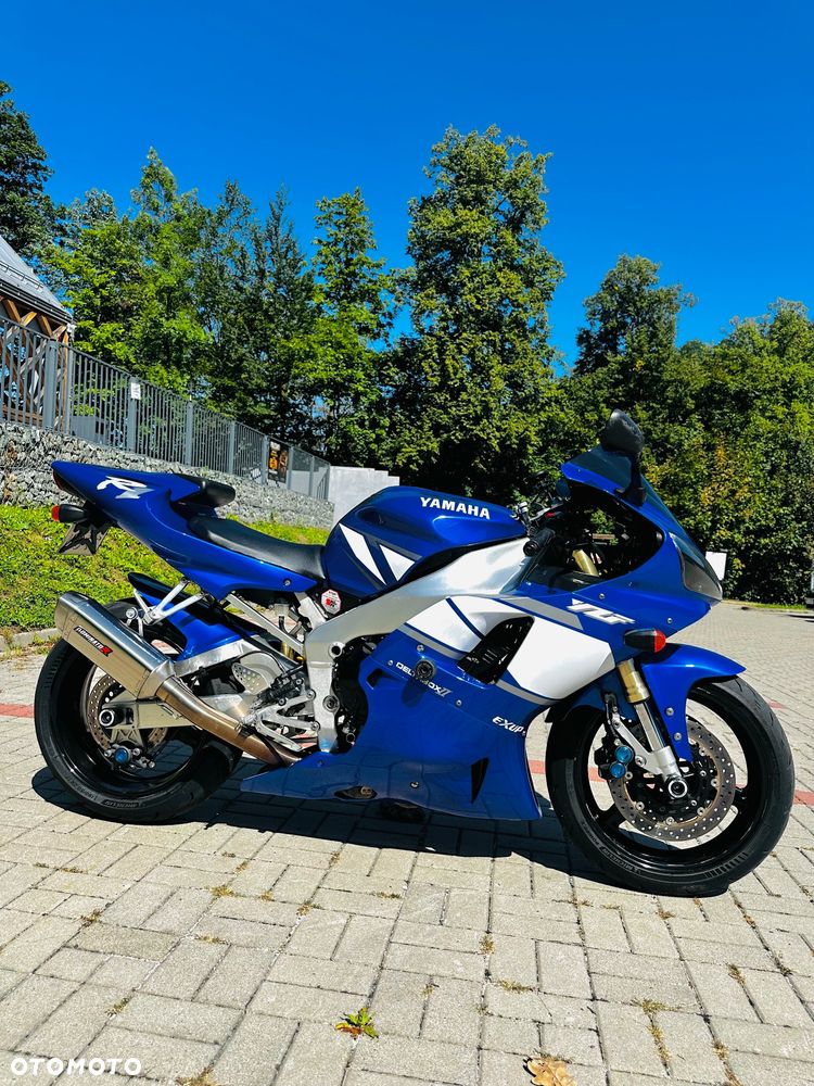Yamaha R1 - 2