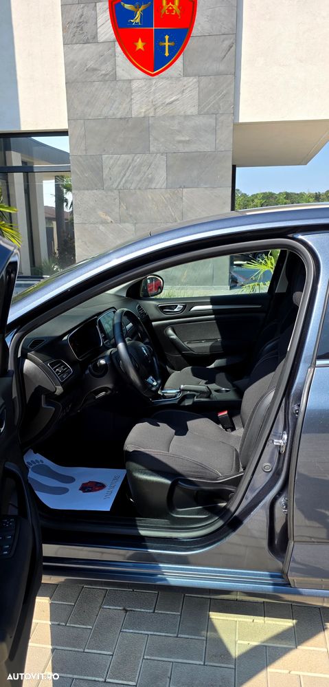 Renault Megane TCe 140 EDC GPF Zen - 21