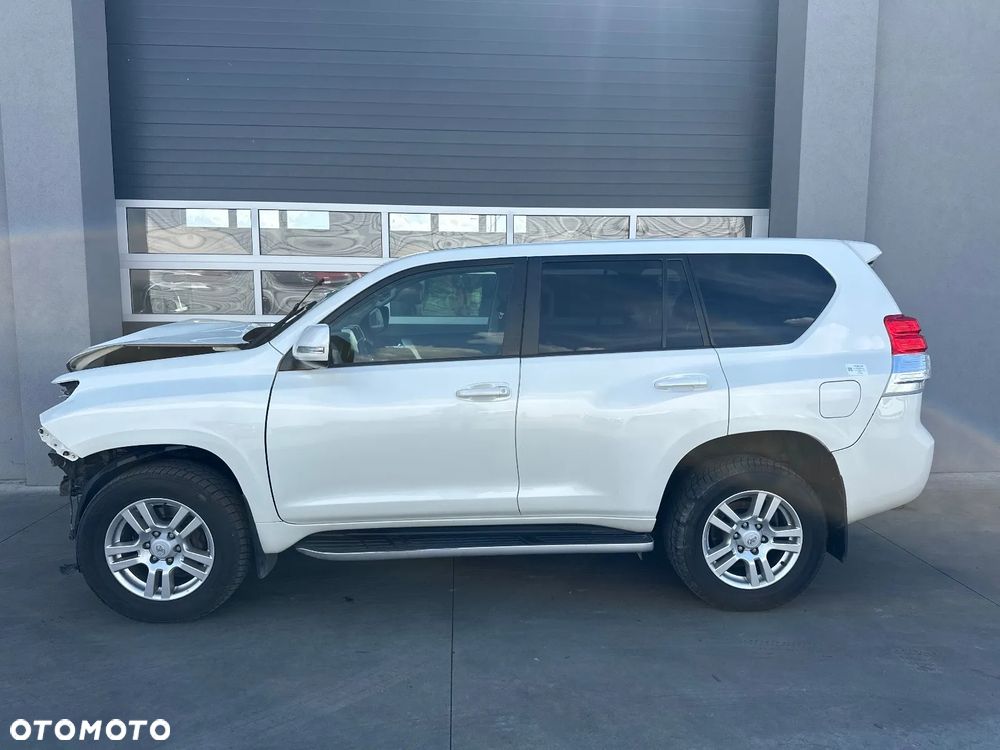 Toyota Land Cruiser LC 3.0 D-4D Prestige - 2