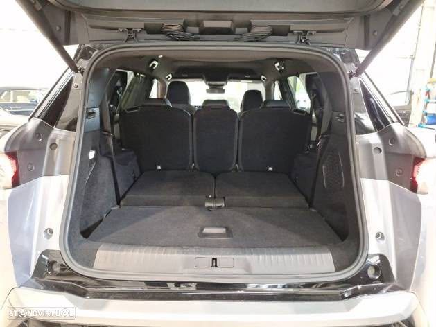 Peugeot E-5008 GT - 9