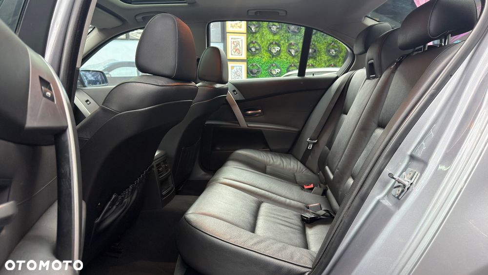 BMW Seria 5 525i - 22